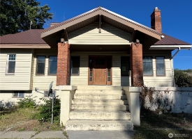 Image: 304 S Douglas Street 