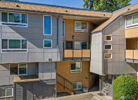 Image: 11401 Roosevelt Way NE 7