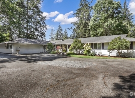 Image: 7808 John Dower Road W 