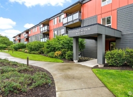 Image: 7001 Sandpoint Way NE C404