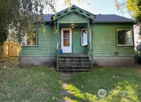 Image: 5921 32nd Avenue SW 