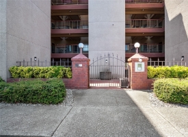 Image: 1902 S Bridgeport Way W 205